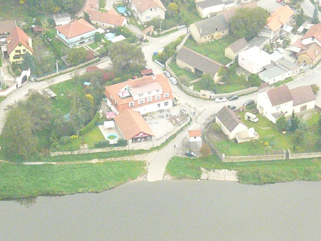 Hotel U Berounky Srbsko Εξωτερικό φωτογραφία